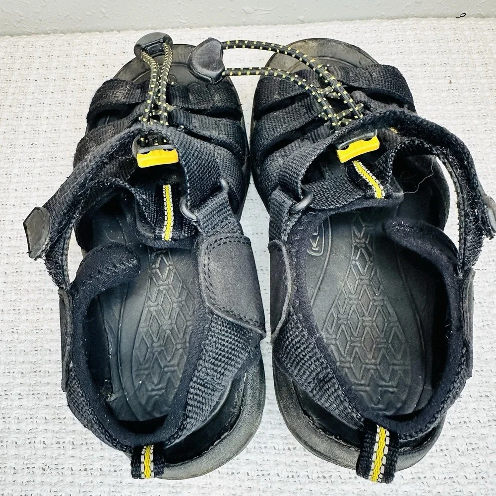 Keen Kids Newport H2 Sandals Waterproof Black Summer‎ Travel Hiking Fish -sz 2